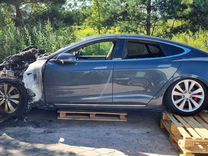 Tesla Model S AT, 2014, битый, 126 000 км, с пробегом, цена 500 000 руб.