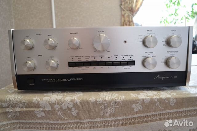 Accuphase C-200