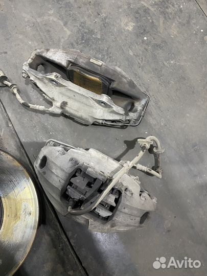 Суппорта передний BMW G11/12