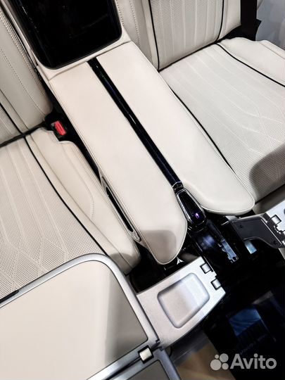 Cиденья с центральной консолью на MB V-Class