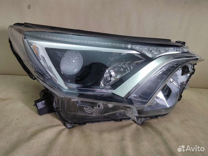 Фара левая правая Toyota Rav4 CA40 рестайлинг