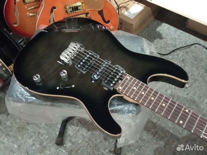 Электрогитары Magna Полосатый Глянец