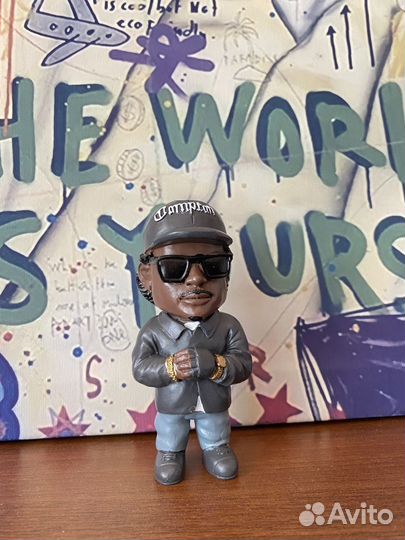 Фигурка рэпера Easy-E