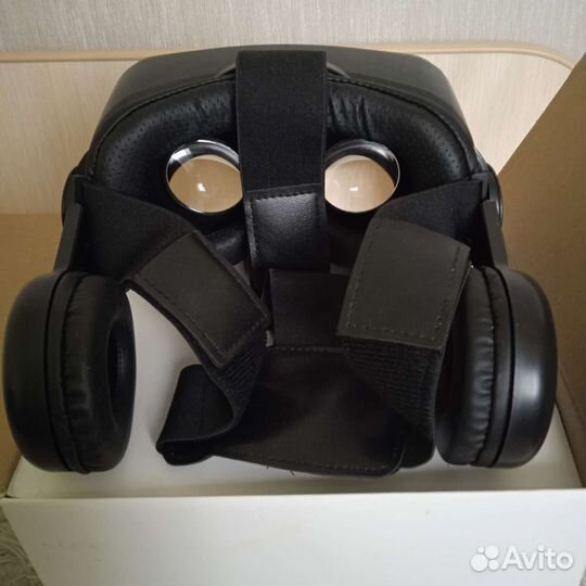 Виар очки с джойстиками