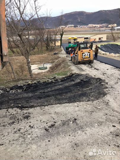 Аренда асфальтоукладчика и катка асфальтного