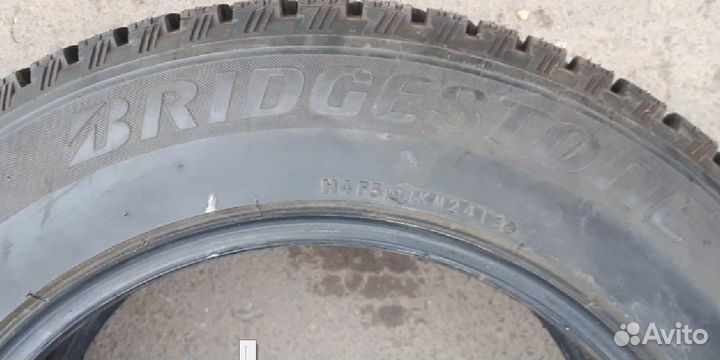 Bridgestone Blizzak Spike-01 225/65 R17 106T