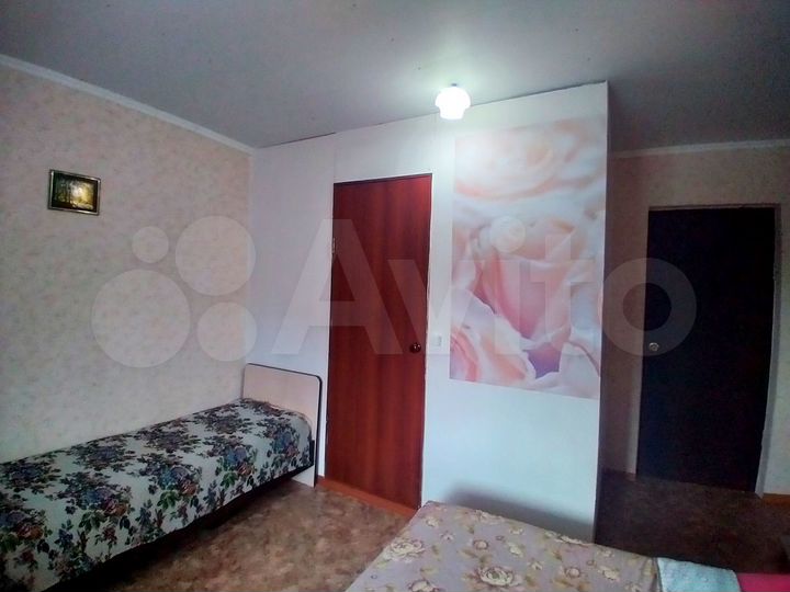 Комната 16 м² в 4-к., 2/2 эт.