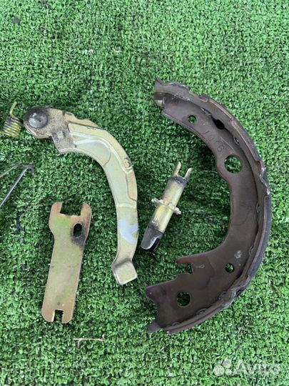 Механизм ручника задний правый Toyota Celica