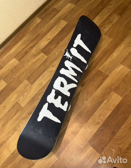 Сноуборд с креплениями