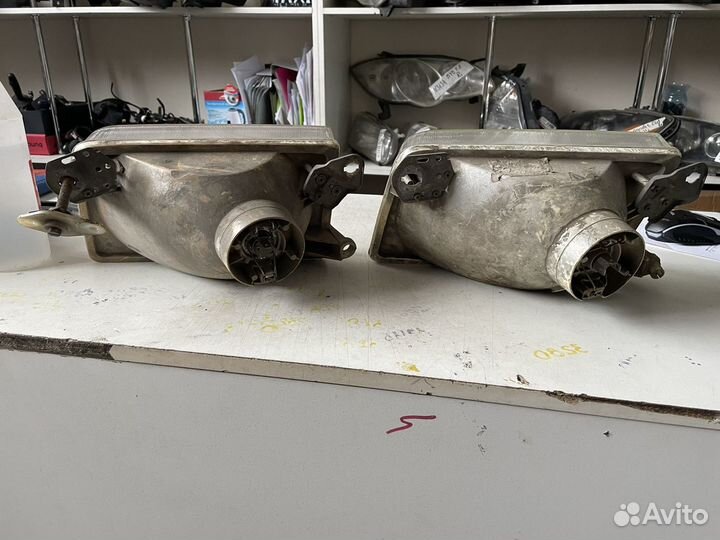 Фара правая (стекло) Ford Transit 1985-1991