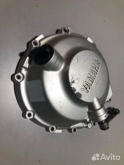 Правая крышка (сцепления) Yamaha YZF-R6 2001г