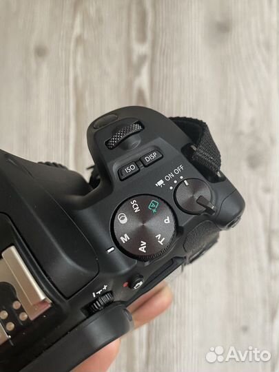 Зеркальный фотоаппарат canon eos 250d kit