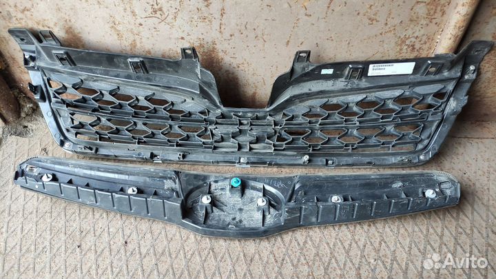 Решетка радиатора субару форестер SJ
