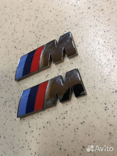 Шильдик BMW M на крылья, оригинал