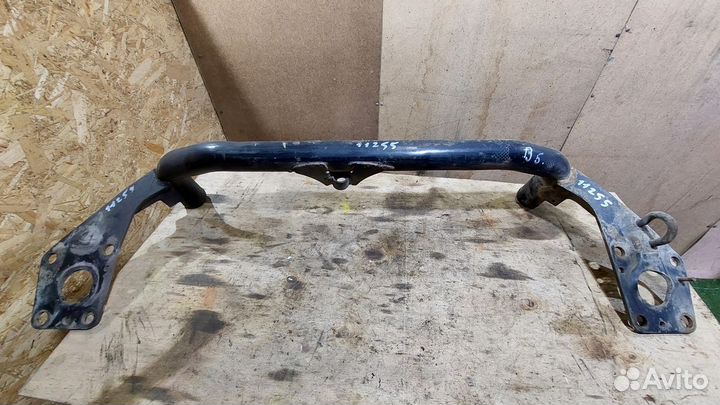 Кронштейн переднего бампера левый Passat B5