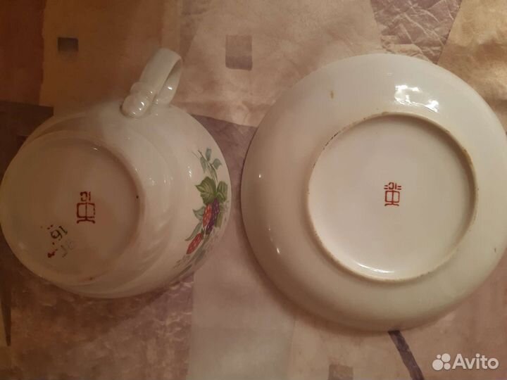 Чашка с блюдцем, большие Розетки