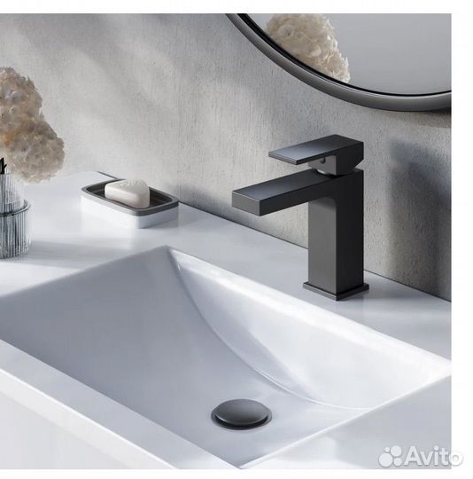 Смеситель для раковины черный