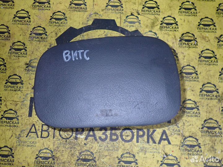 Подушка безопасности в торпедо Toyota Yaris