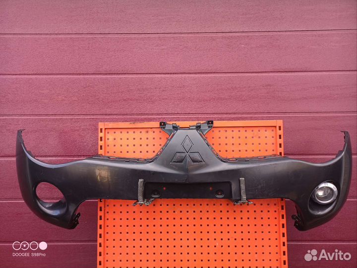 Бампер Mitsubishi L200