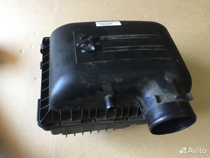 Корпус воздушного фильтра Додж Рам 1500 53032405AC
