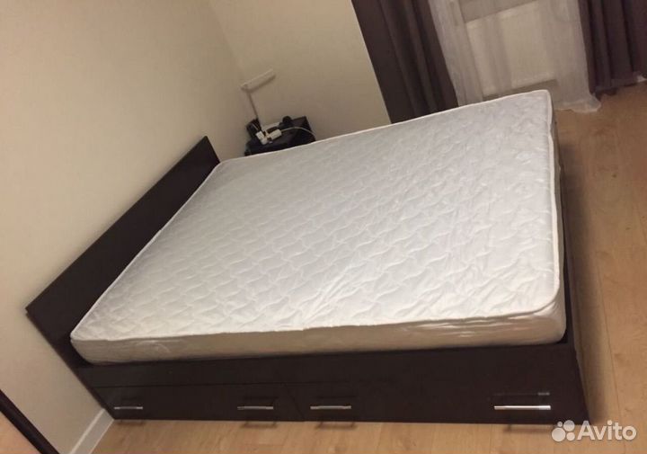 Кровать с ящиками