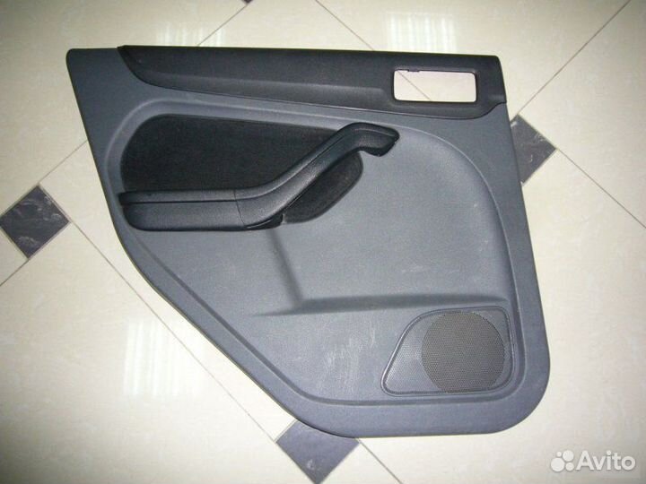 Обшивки дверей Ford Focus DB hwda 2007