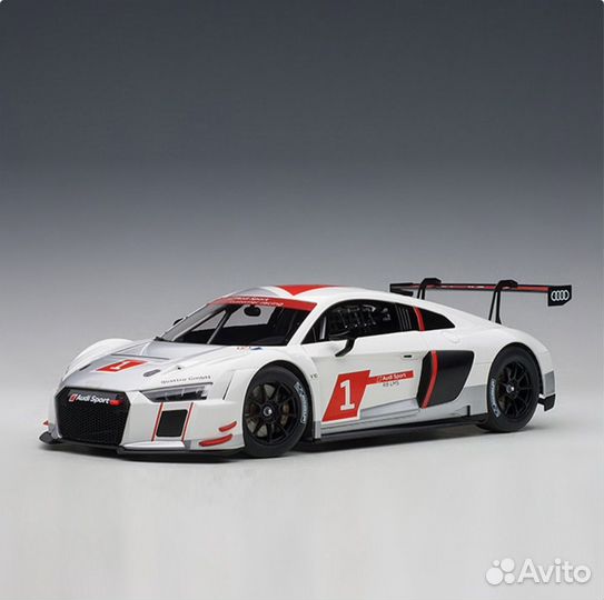 Коллекционная модель Audi R8 LMS 1:18