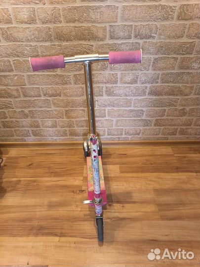 Самокат трехколесный