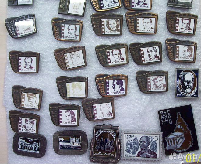 Продам стеклянные значки СССР