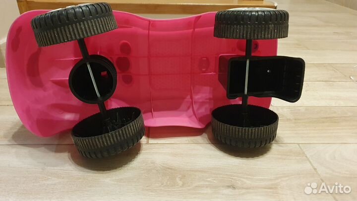 Машинка каталка толокар детская розовая музыкальна
