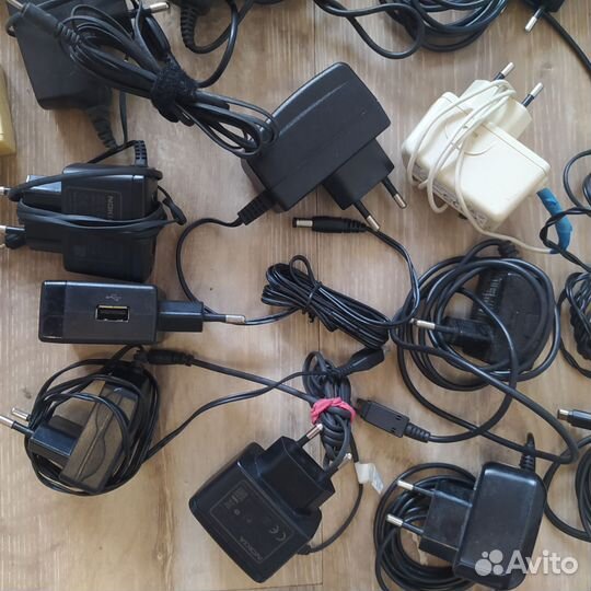 Зарядки для телефонов Nokia motorola samsung и др