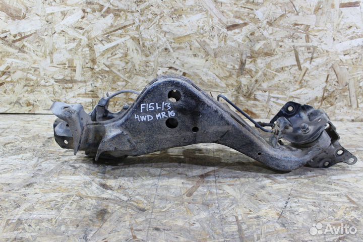 Рычаг задней подвески левый Nissan Juke F15