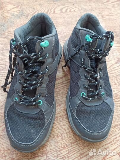 Треккинговые ботинки