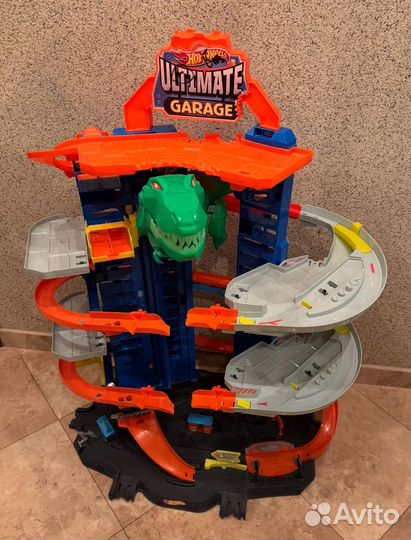 Гараж hot wheels ultimate garage
