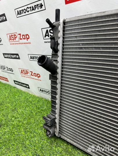 Радиатор охлаждения двигателя Mazda 3 BK LF17 2008