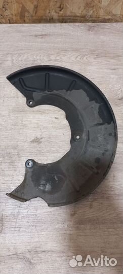 Пыльник тормозного диска Skoda Octavia A5 BSE