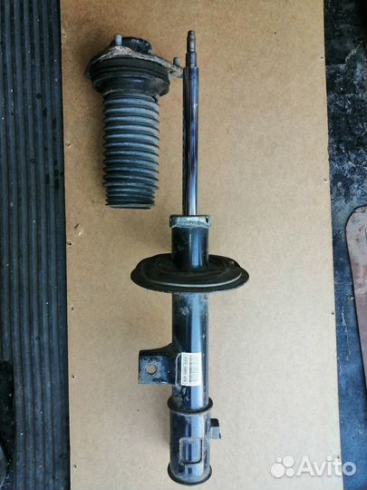 Рычаг передний левый Kia Sportage Hyundai ix35