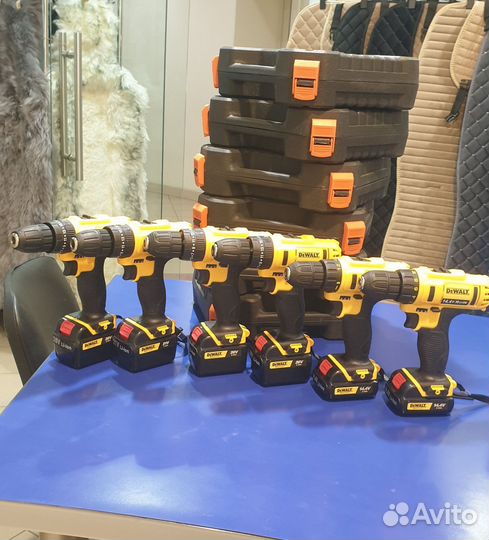 Шуруповерт dewalt новый