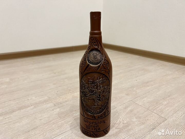 Глиняная бутылка (кувшин) для вина