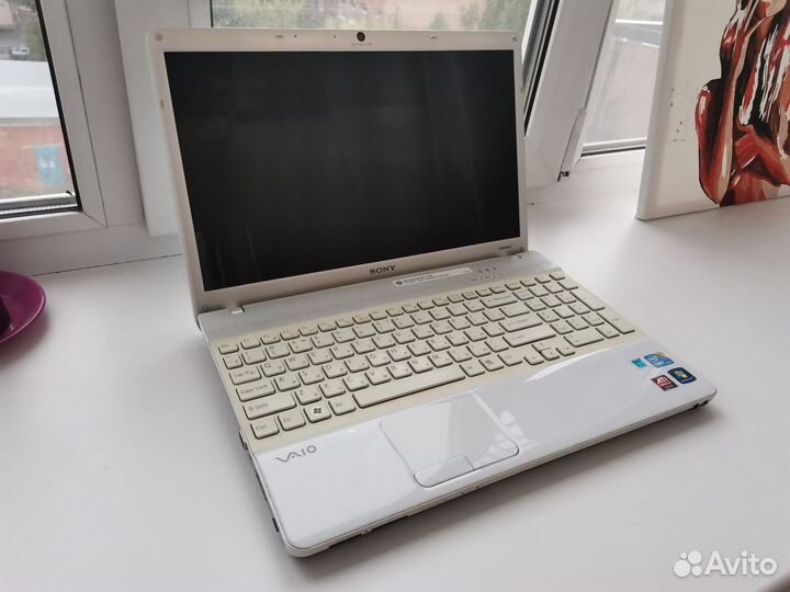 Sony vaio (SSD 120GB, i5, 1GB vram, 4GB ozu)