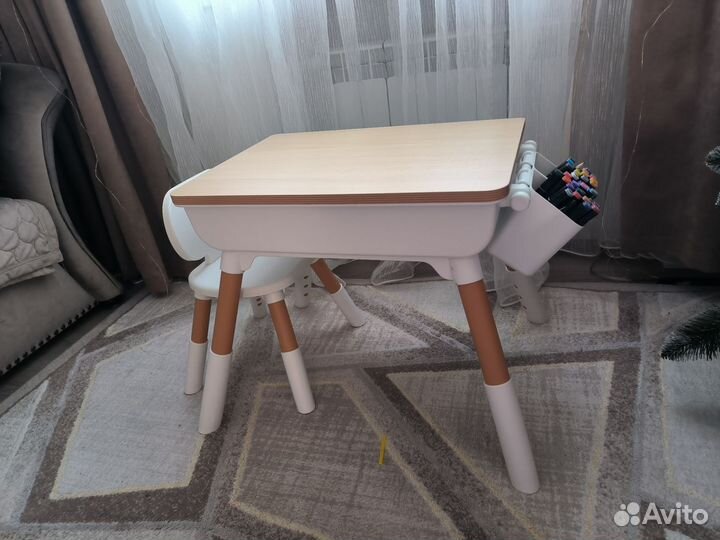 Детский стол и стул