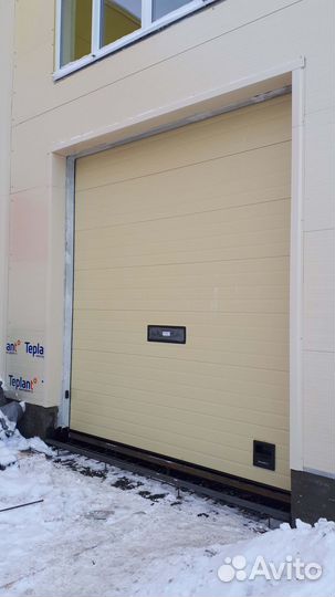 Промышленные секционные ворота DoorHan