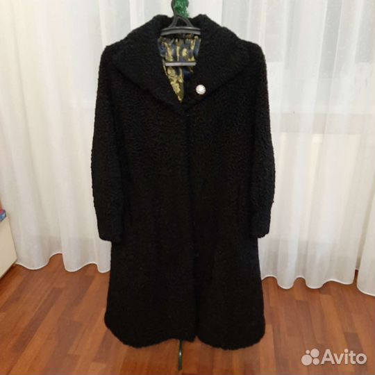 Шуба каракулевая 48 50