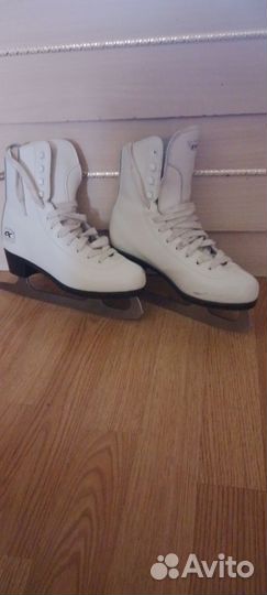 Коньки фигурные 36