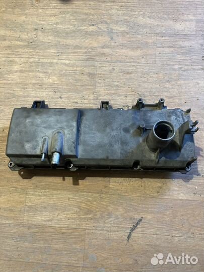 Крышка головки блока цилиндров на renault logan