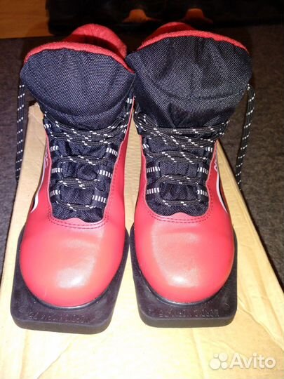 Лыжные ботинки