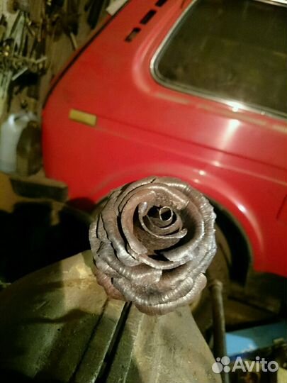 Металическая роза