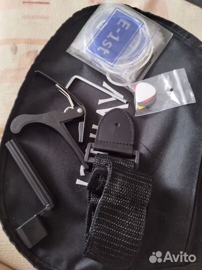 Акустическая гитара