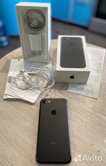 Телефон iPhone 7
