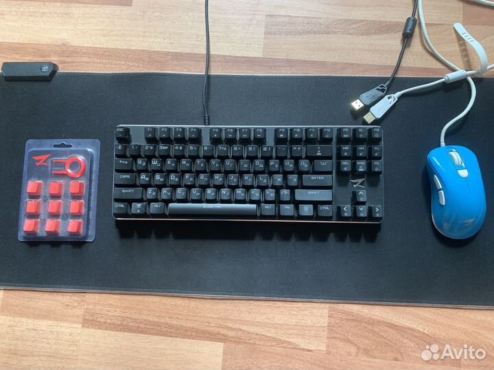 Клавиатура мышь и коврик